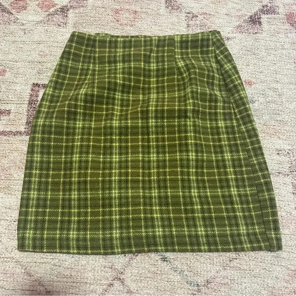 Vintage 90’s Green plaid wool blend mini skirt with button detail size 3 - Picture 6 of 10